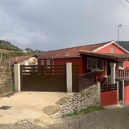 Casa Do Feligres E Da Alsira Villa Nogueira de Abaixo Exteriör bild